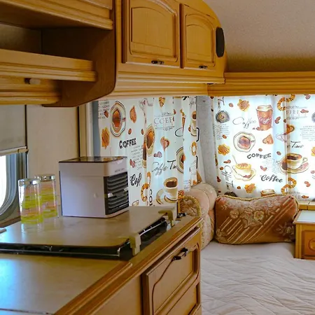 Camping Sunny House Caravans