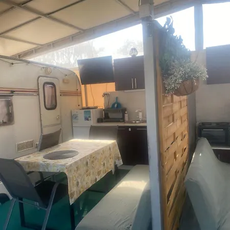 Camping Sunny House Caravans