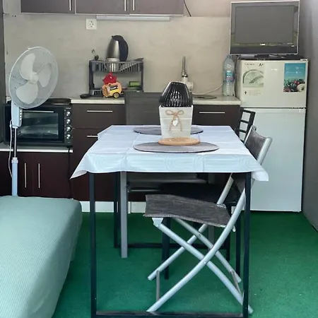 Sunny House Caravans سوزوبول