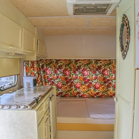 Sunny House Caravans * Sosopol